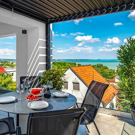 360 Balatonalmádi