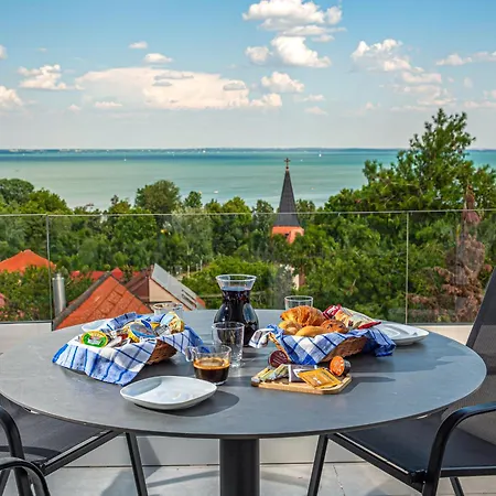 360 Apartmán Balatonalmádi