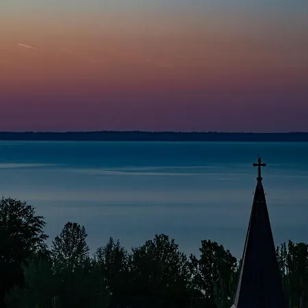 360 * Balatonalmádi